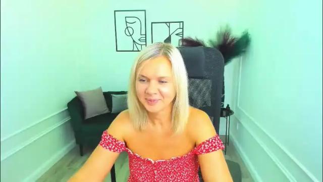 Image 3 of agathaklouin Stream on Chaturbate on 2 months ago