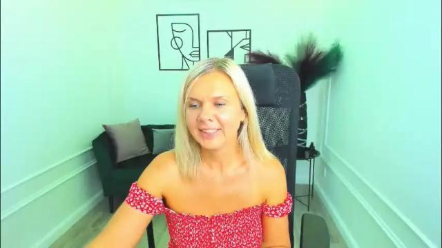 Image 7 of agathaklouin Stream on Chaturbate on 2 months ago