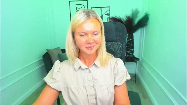 Image 11 of agathaklouin Stream on Chaturbate on 1 month ago