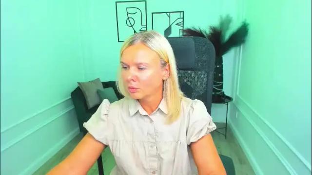 Image 2 of agathaklouin Stream on Chaturbate on 1 month ago