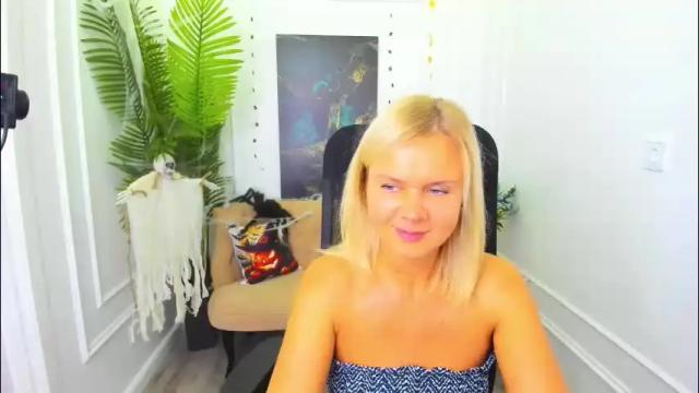 Image 6 of agathaklouin Stream on Chaturbate on 7 days ago