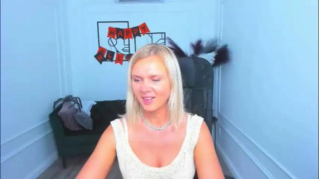 Image 2 of agathaklouin Stream on Chaturbate on 2 days ago