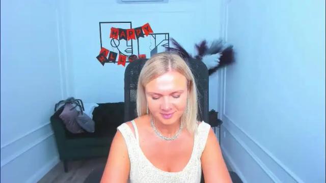 Image 4 of agathaklouin Stream on Chaturbate on 2 days ago