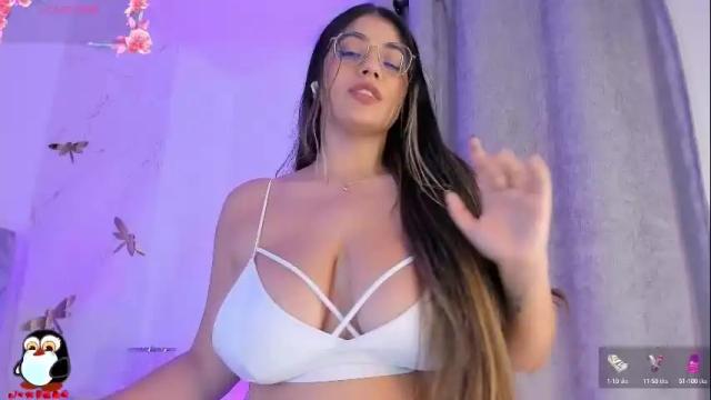 Image 8 of agathaowens Stream on Chaturbate on 29 days ago