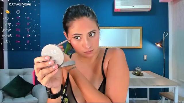 Image 2 of agatharossi1_ Stream on Chaturbate on 14 months ago