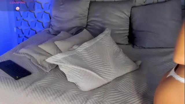 Image 2 of agattaduque Stream on Chaturbate on 13 days ago