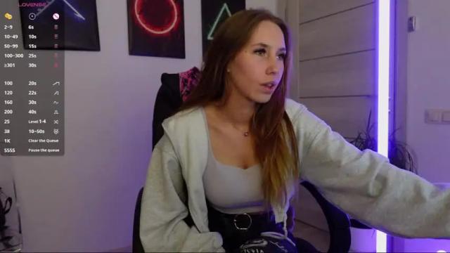 Image 2 of agelina_summer Stream on Chaturbate on 26 days ago