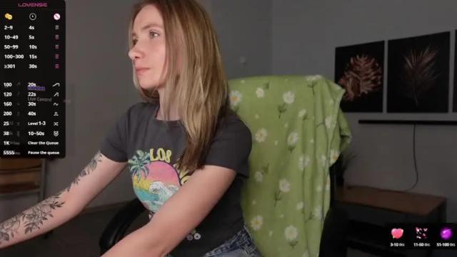 Image 2 of agelina_summer Stream on Chaturbate on 10 days ago