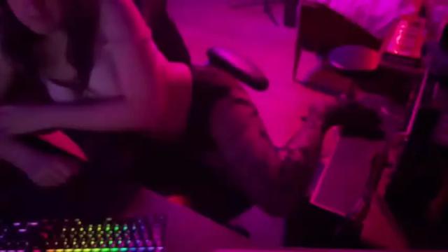Image 12 of agirlandhercat Stream on Chaturbate on 17 months ago