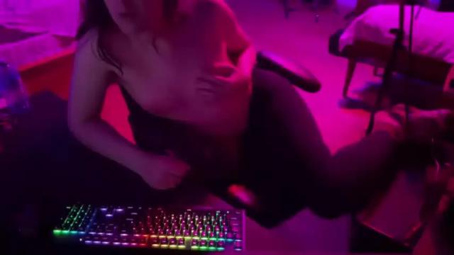 Image 2 of agirlandhercat Stream on Chaturbate on 17 months ago