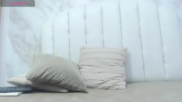 Image 8 of agnes_gil Stream on Chaturbate on 15 months ago