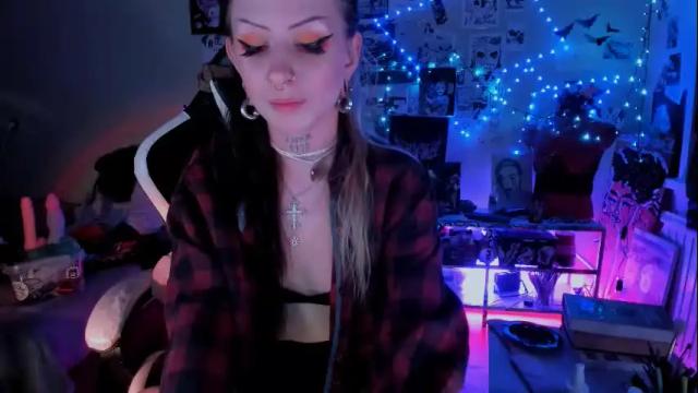 Image 2 of agonygirlxxx Stream on Chaturbate on 15 days ago
