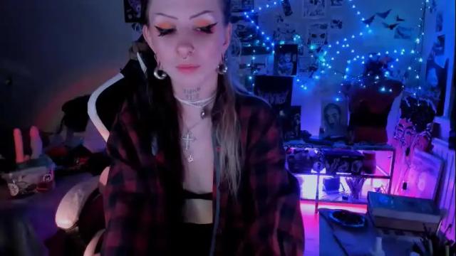 Image 3 of agonygirlxxx Stream on Chaturbate on 15 days ago