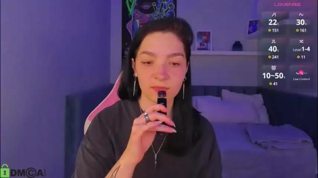 Image 4 of ahgel_love Stream on Chaturbate on 2 months ago