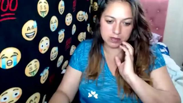 Image 3 of ahiara_2u Stream on Chaturbate on 18 months ago