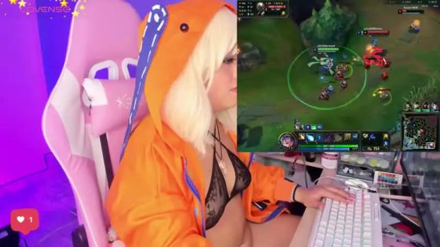 Image 10 of ahri_elderwood Stream on Chaturbate on 14 months ago