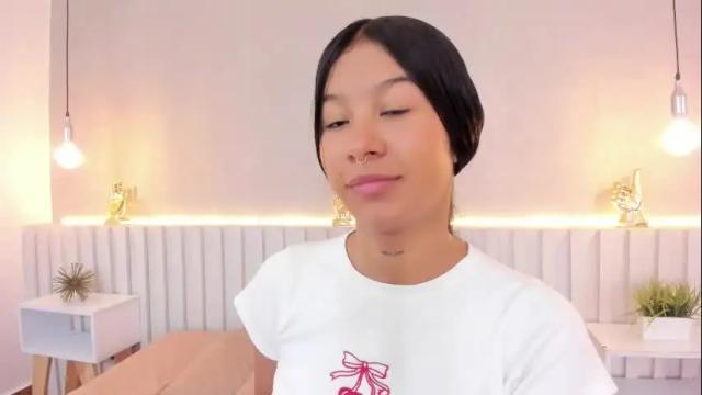Image 4 of aida_moreno Stream on Chaturbate on 16 days ago