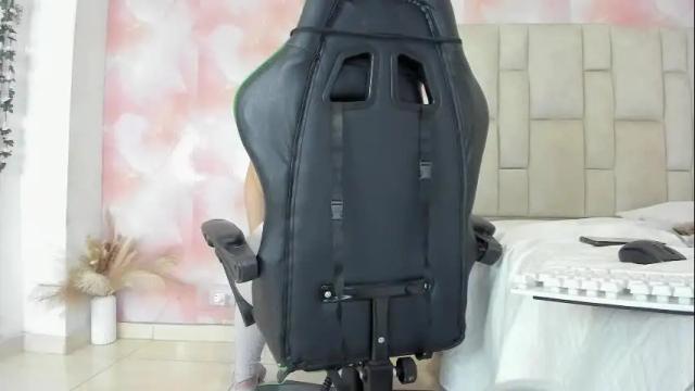 Image 8 of aida_rose Stream on Chaturbate on 17 days ago