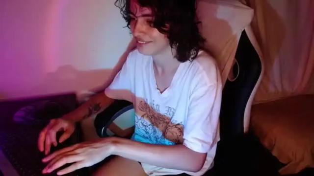 Image 3 of aidentboy Stream on Chaturbate on 18 months ago