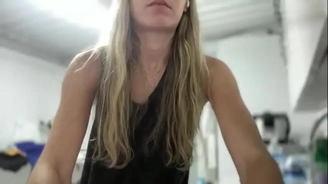 Image 2 of ailebun Stream on Chaturbate on 4 months ago