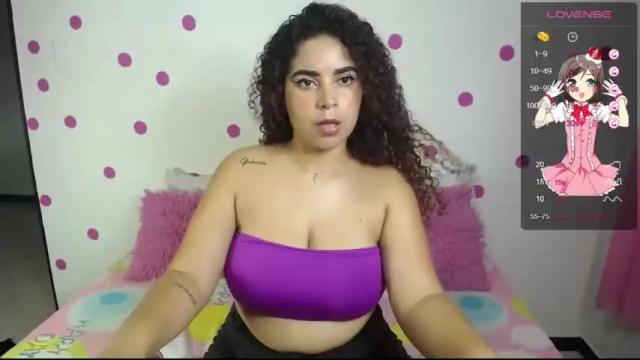 Image 8 of ailen_diaz Stream on Chaturbate on 15 months ago