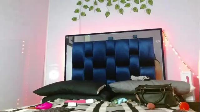 Image 2 of ailyn_zoe Stream on Chaturbate on 21 days ago
