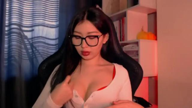 Image 2 of aimeclarks Stream on Chaturbate on 27 months ago