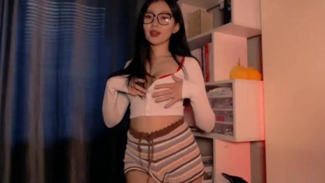 Image 4 of aimeclarks Stream on Chaturbate on 27 months ago