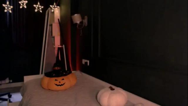 Image 6 of aimeclarks Stream on Chaturbate on 24 months ago