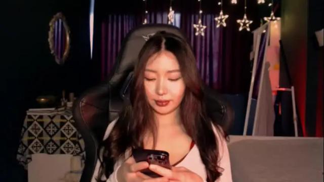 Thumbnail 1, aimeclarks's Stream at Chaturbate, 21 months ago