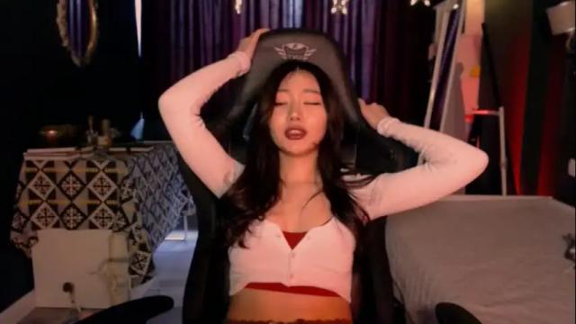 Image 6 of aimeclarks Stream on Chaturbate on 24 months ago