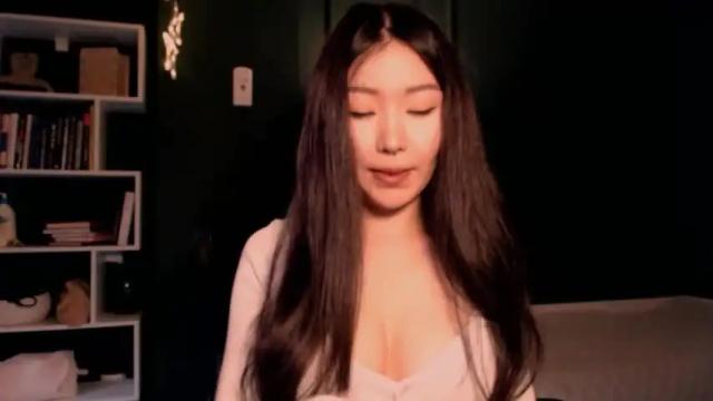 Image 6 of aimeclarks Stream on Chaturbate on 19 months ago