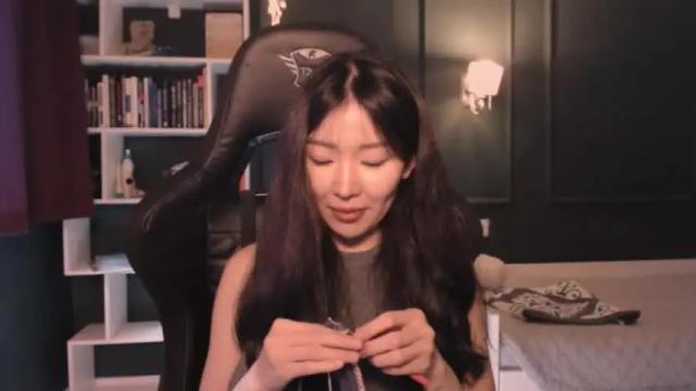 Image 10 of aimeclarks Stream on Chaturbate on 22 months ago