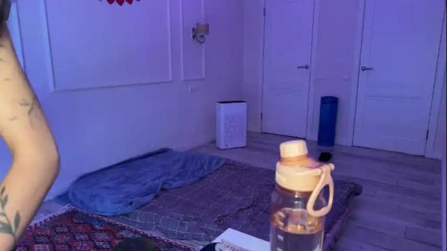 Image 4 of aimeclarks Stream on Chaturbate on 8 months ago