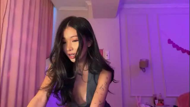 Image 8 of aimeclarks Stream on Chaturbate on 2 days ago