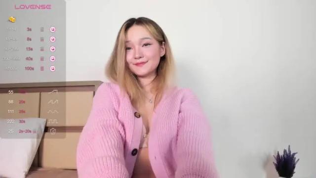 Image 4 of aimi_yum Stream on Chaturbate on 13 months ago