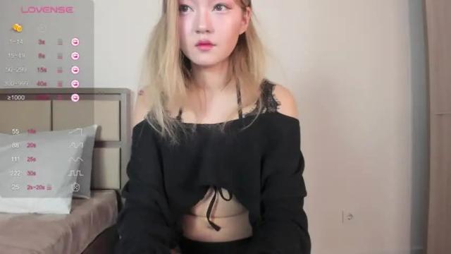 Image 6 of aimi_yum Stream on Chaturbate on 13 months ago