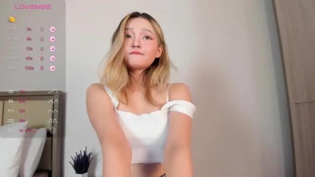 Image 4 of aimi_yum Stream on Chaturbate on 13 months ago