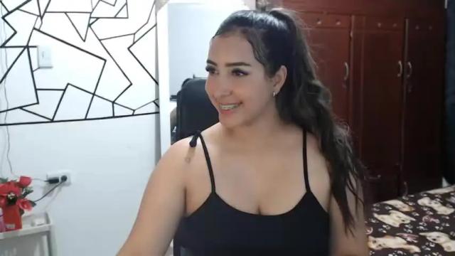 Image 12 of ainara_farre Stream on Chaturbate on 20 months ago