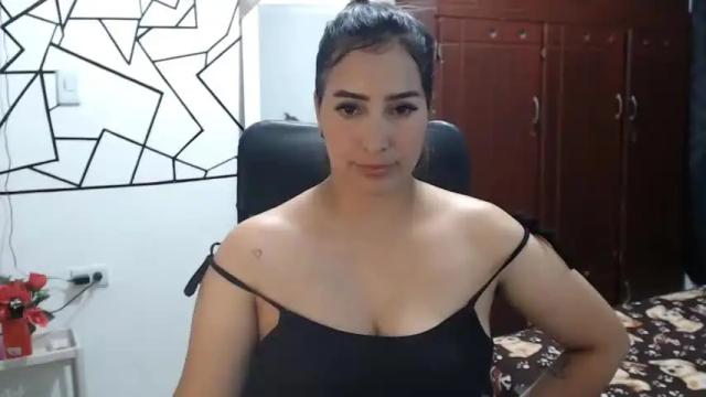 Image 7 of ainara_farre Stream on Chaturbate on 20 months ago