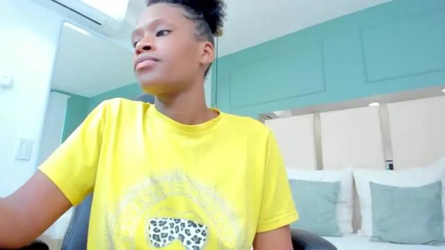 Image 7 of ainhoabianco Stream on Chaturbate on 13 months ago