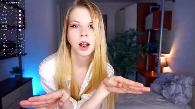 Image 7 of ainsleyellick Stream on Chaturbate on 13 days ago