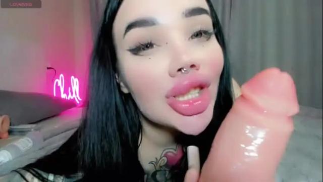 Image 4 of aira_vi Stream on Chaturbate on 1 month ago