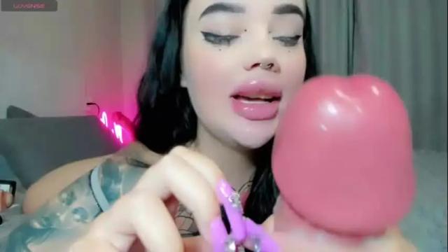 Image 7 of aira_vi Stream on Chaturbate on 2 days ago