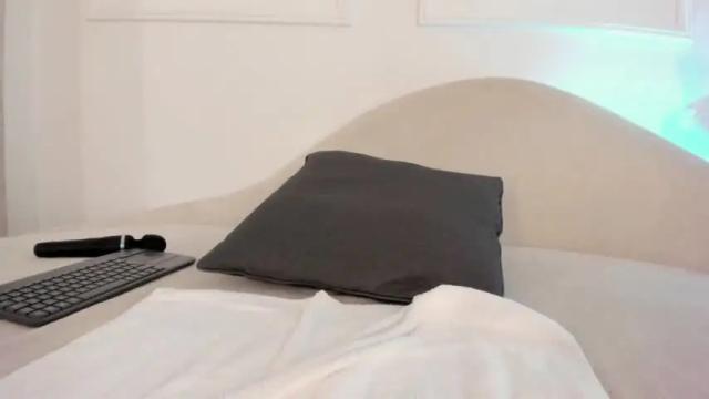 Image 12 of aisha_h Stream on Chaturbate on 12 months ago