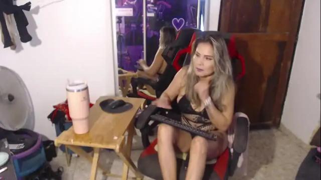 Image 6 of aishabaker1 Stream on Chaturbate on 10 days ago
