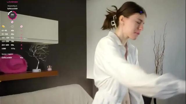 Image 11 of aislyfarran Stream on Chaturbate on 1 month ago