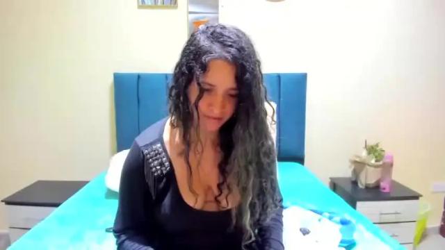 Image 4 of aitana_bigtits Stream on Chaturbate on 18 months ago