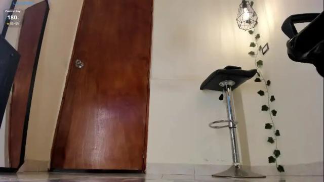 Image 2 of aitana_purple Stream on Chaturbate on 1 month ago