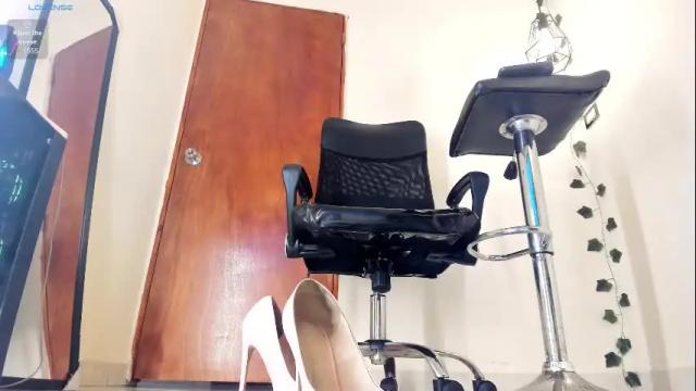 Image 6 of aitana_purple Stream on Chaturbate on 1 month ago